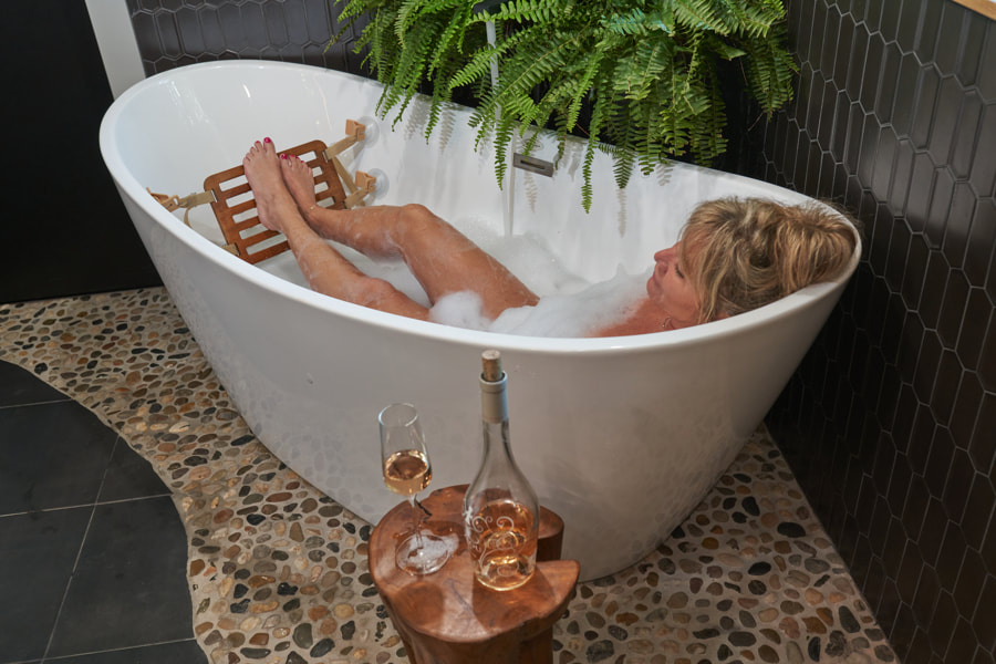 Big Girl Spa Essentials Bathtub Foot Rest - Luxury Non-Slip Bathtub  Accessories for Relaxing - Sandstone Faux Wood
